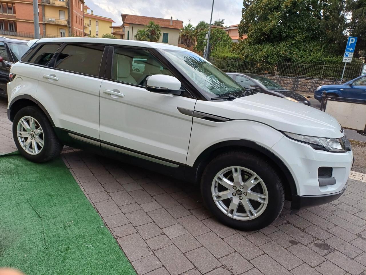 Land Rover Range Evoque 2.2 TD4 5p. Dynamic