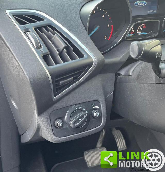 FORD Kuga 2.0 TDCI 163 CV 4WD Powershift Titanium