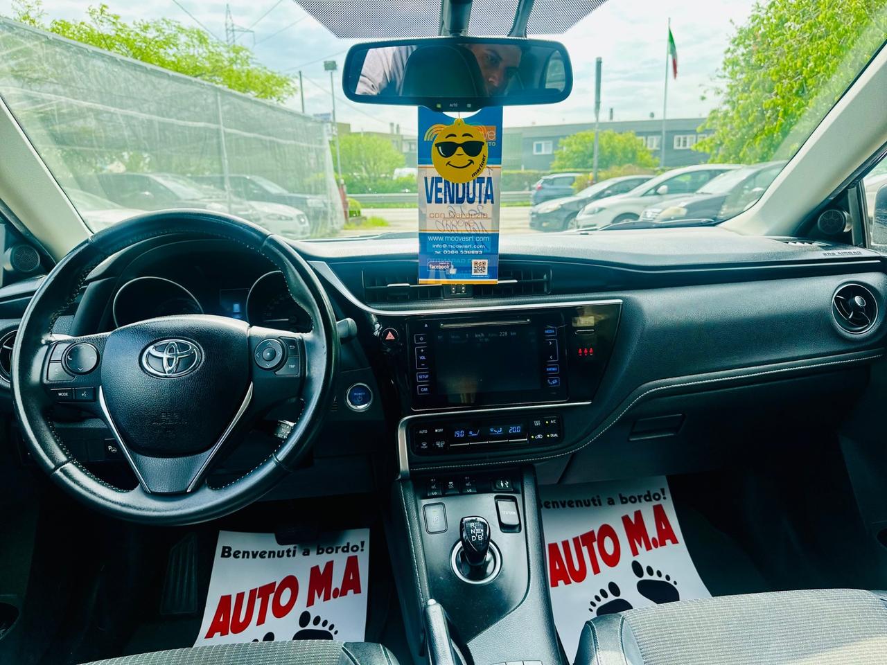 Toyota Auris Touring Sports 1.8 Hybrid Lounge
