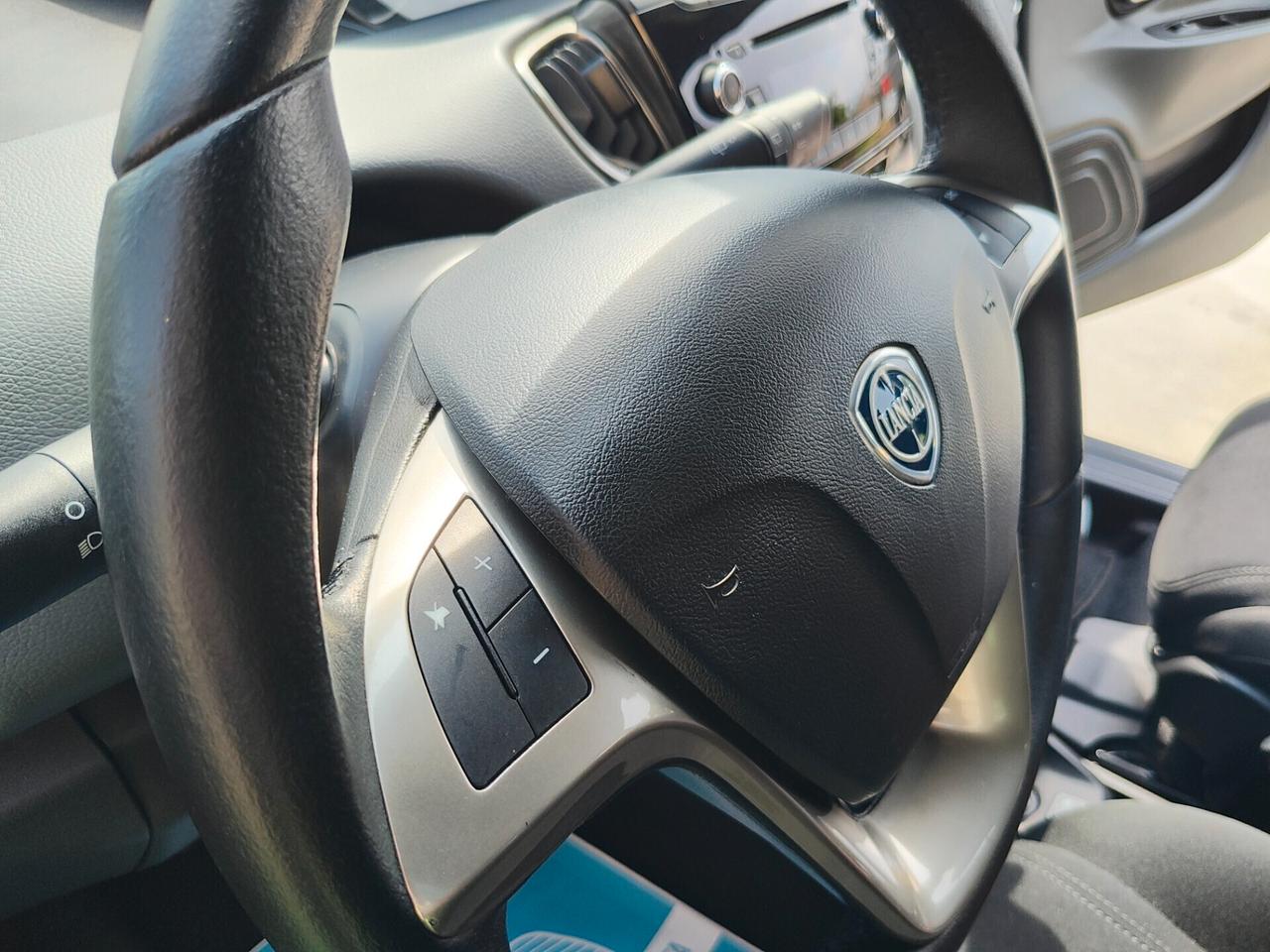 LANCIA YPSILON 1.2 GPL NEOPATENTATI