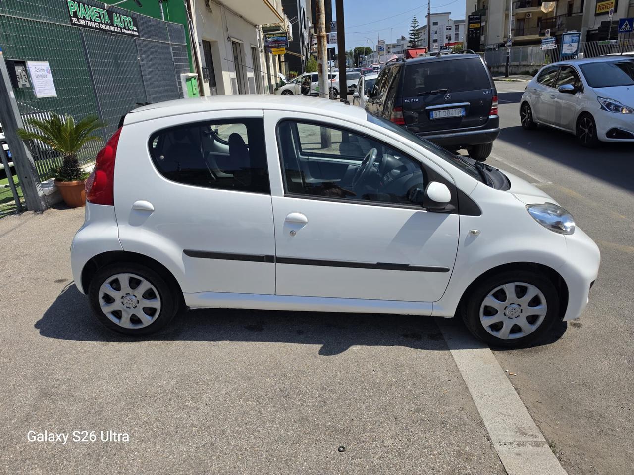 Peugeot 107 1.0 BENZINA - 5 PORTE - ANNO 2011