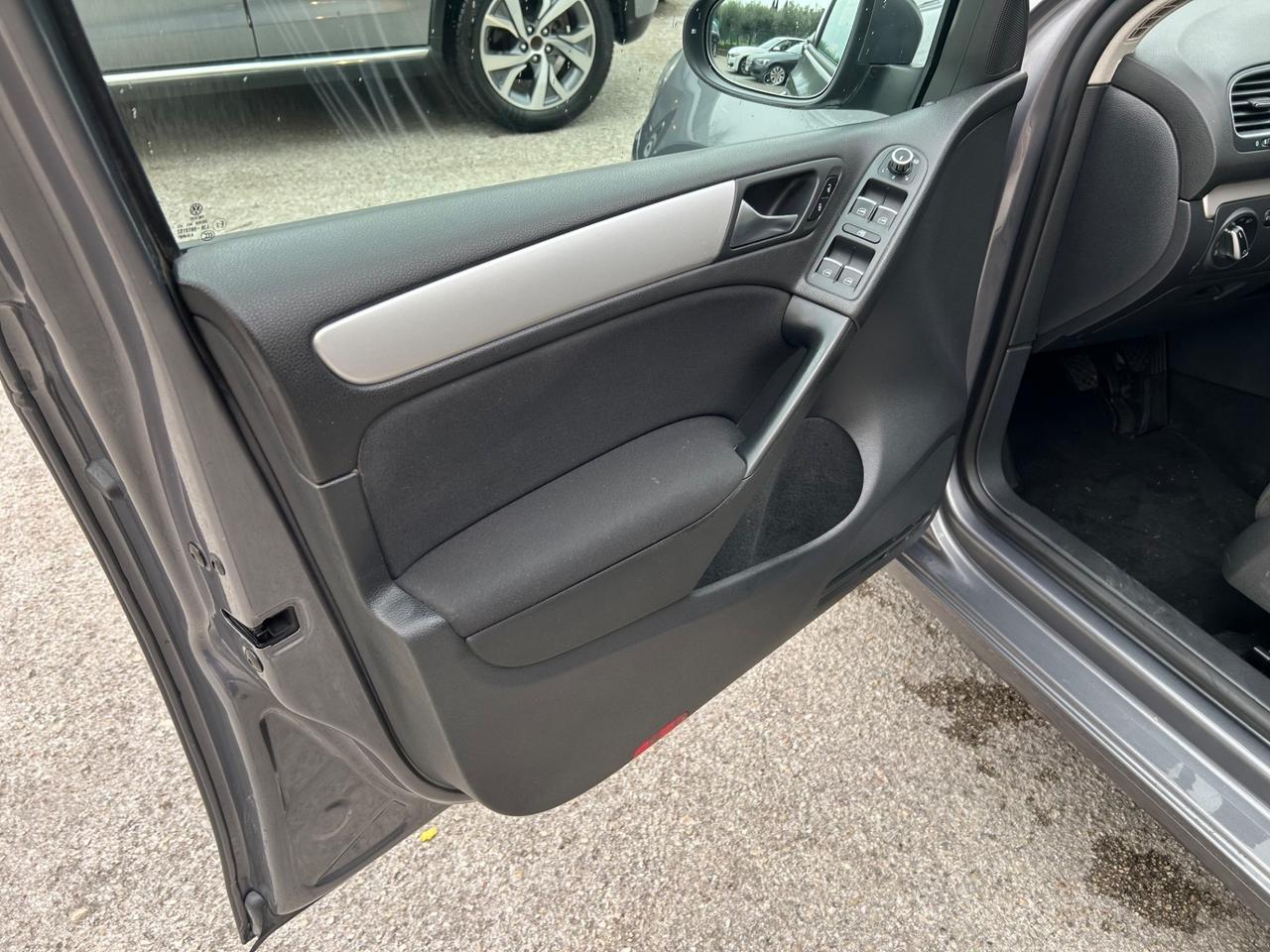 Volkswagen Golf 1.6 TDI DPF 5p. Highline