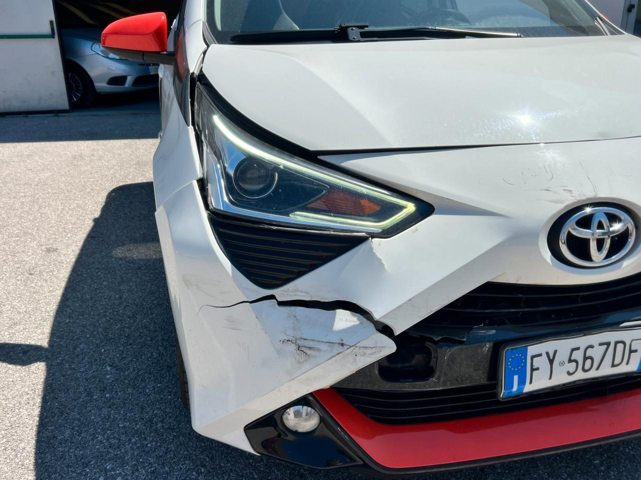 Toyota Aygo Connect 1.0 VVT-i 72 CV 5P. x-clusiv FULL
