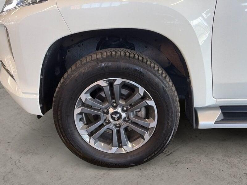 Mitsubishi L200 L200 d.cab 2.3d Intense 4wd 150cv auto
