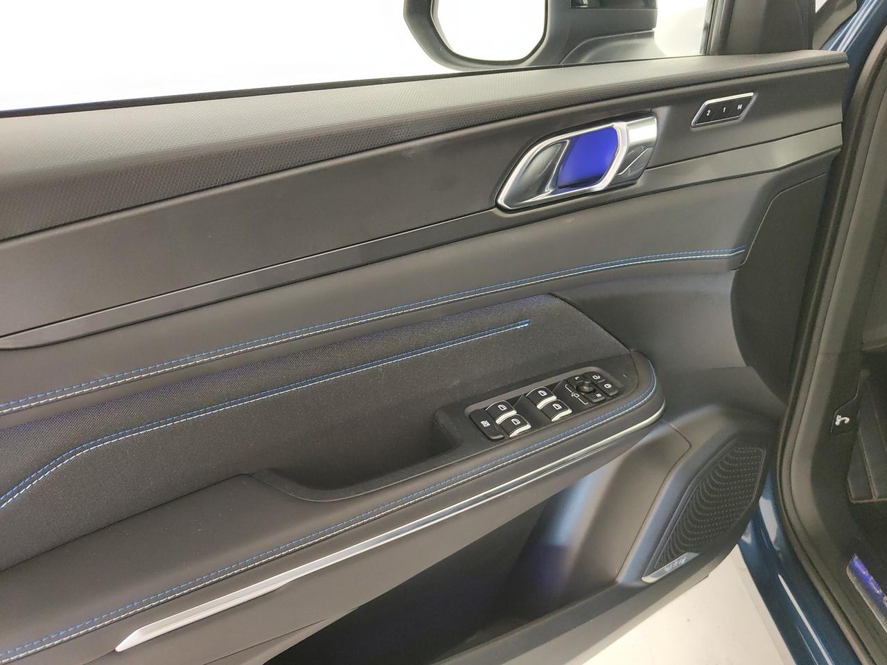 LYNK & CO 01 1.5 td phev auto