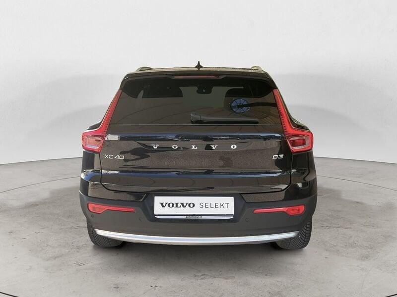 Volvo XC40 B3 163+14 CV Automatico LED Core N1 Autocarro