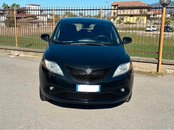 Lancia Ypsilon 1.0 FireFly 5 porte S&S Hybrid Ecochic Gold