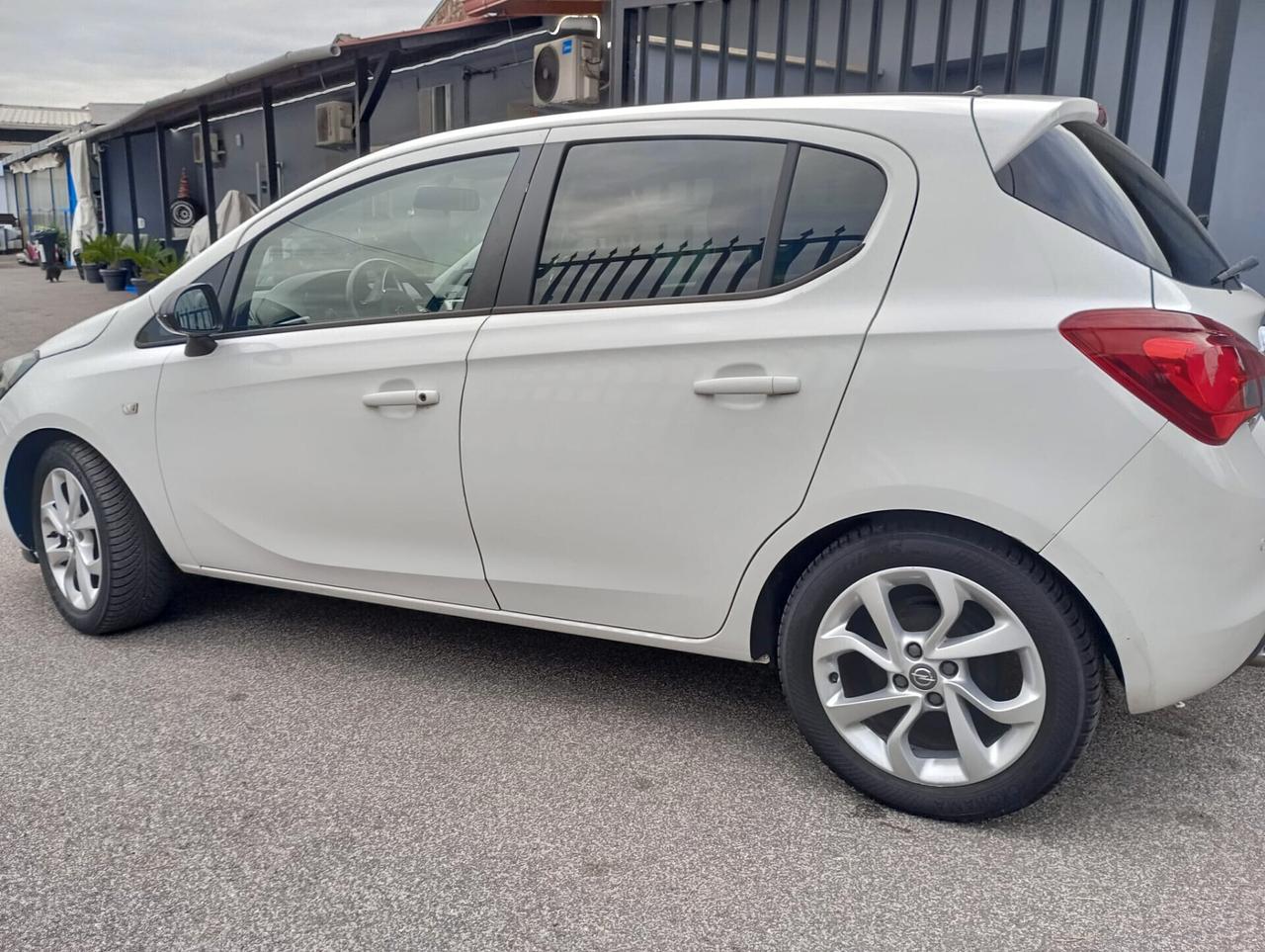 Opel Corsa 1.4 90CV GPL Tech 5 porte b-Color