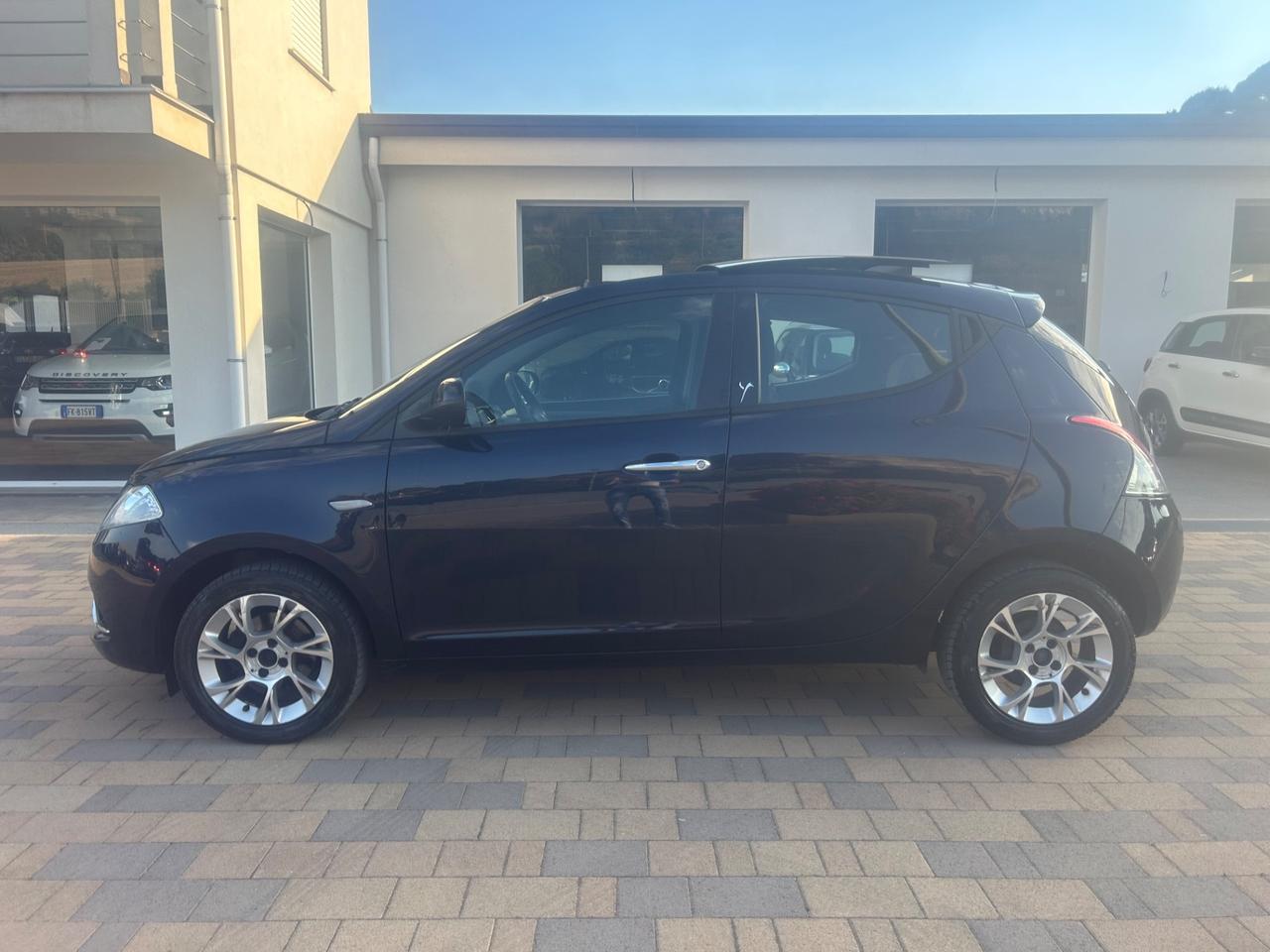Lancia Ypsilon 1.2 69 CV 5 porte Platinum