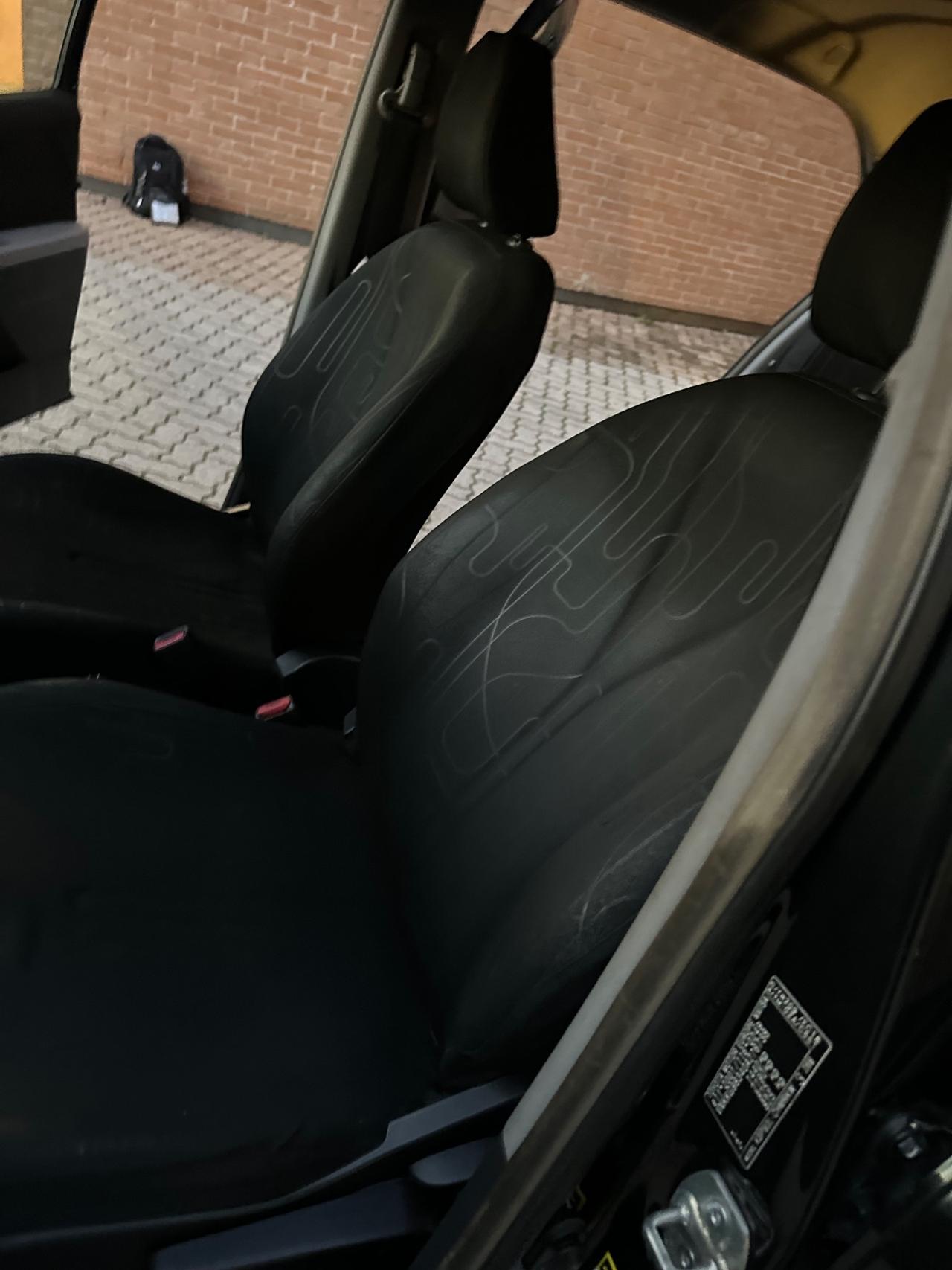 Toyota Yaris 1.0 5 porte Now