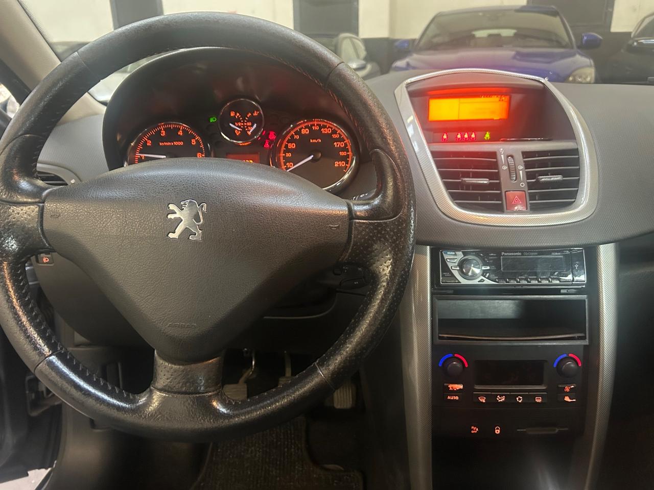 Peugeot 207 1.4 benzina 88cv 5 porte neopatentati