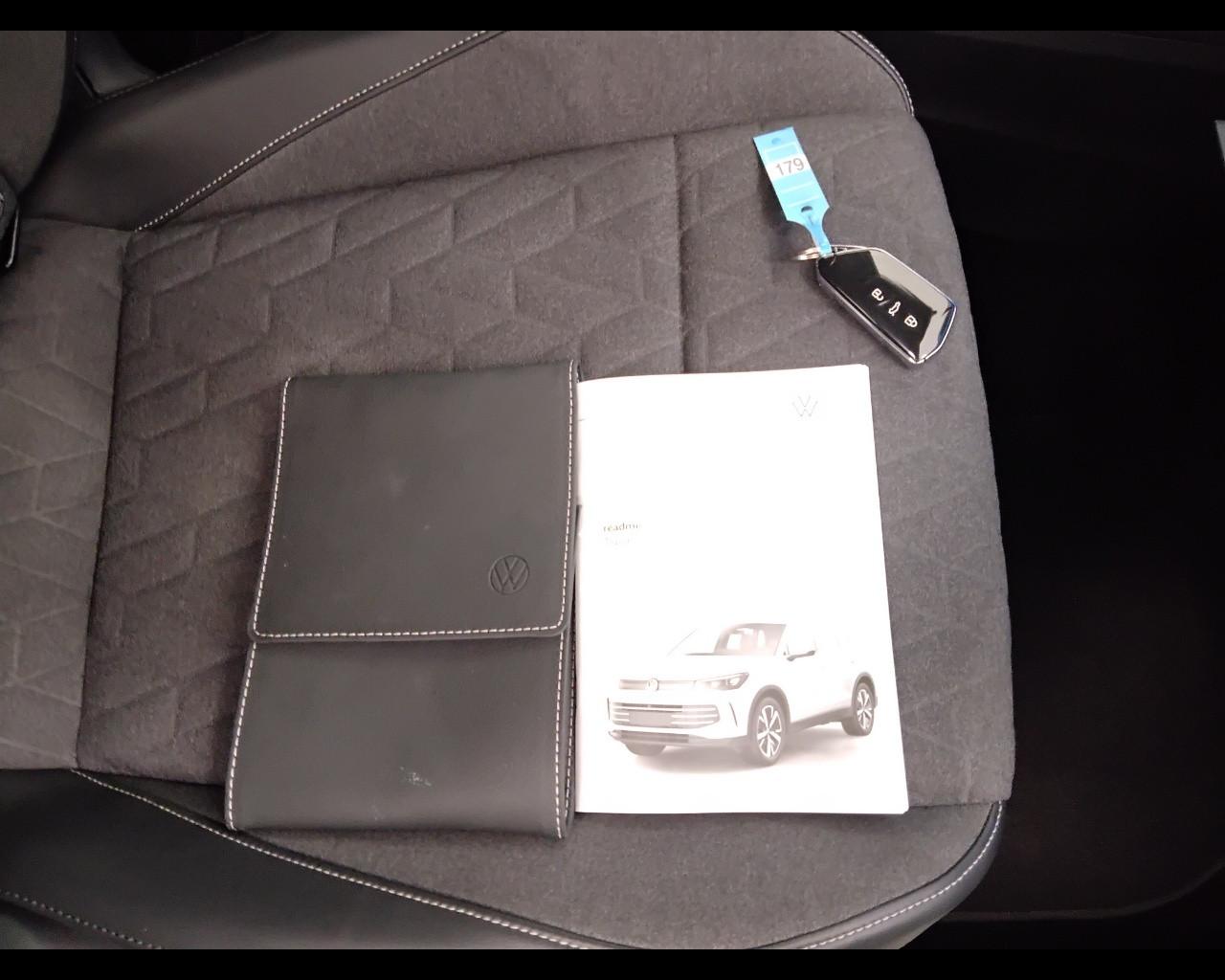 VOLKSWAGEN Tiguan III 2024 - Tiguan 2.0 tdi Life 150cv dsg