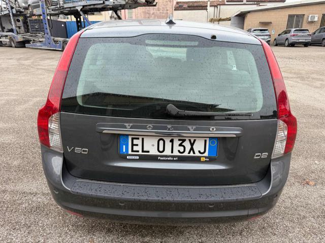 VOLVO V50 D2 R-design senza nessun lavoro da fare