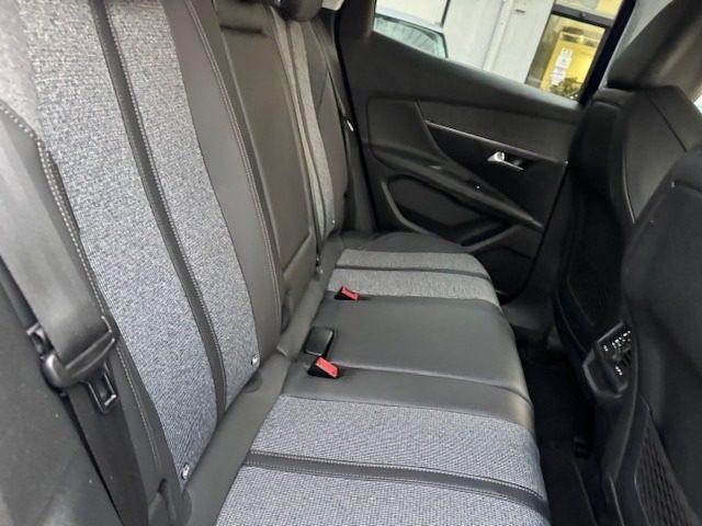 PEUGEOT 3008 BlueHDi 130 S&S EAT8 Allure