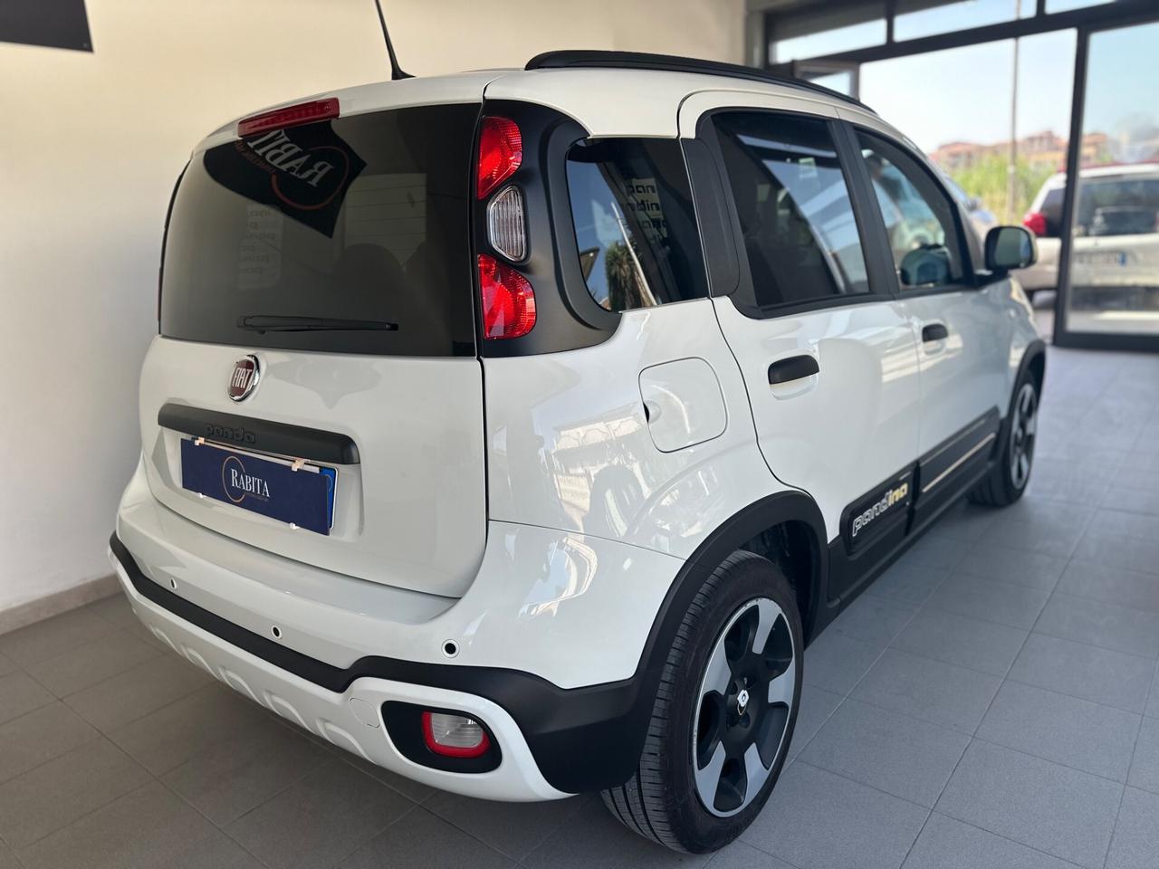 Fiat Panda Pandina Cross 1.0 Hybrid 11/2024 3.000 Km