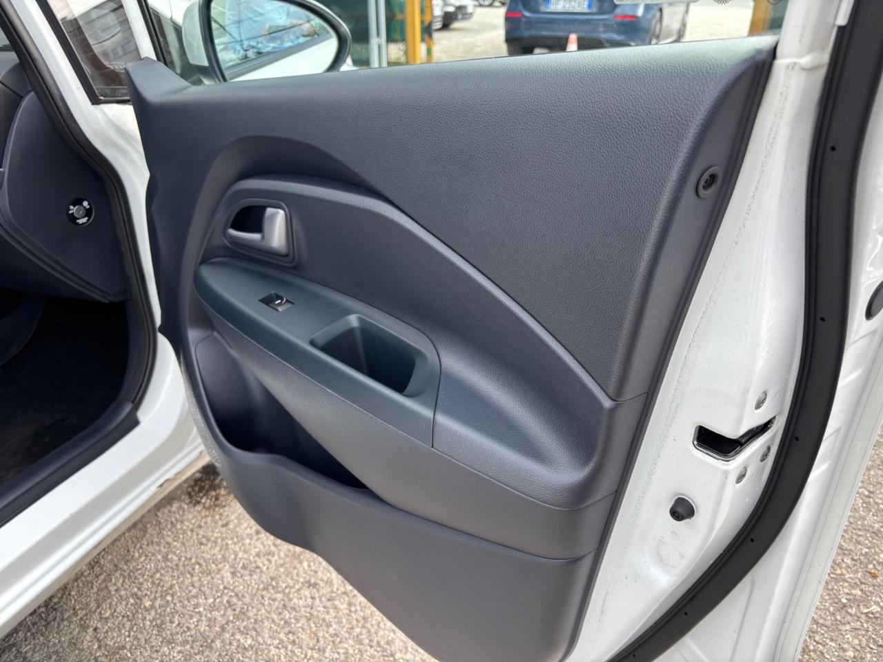 Kia Rio 1.1 CRDi 5p. Cool OK NEOPATENTATI