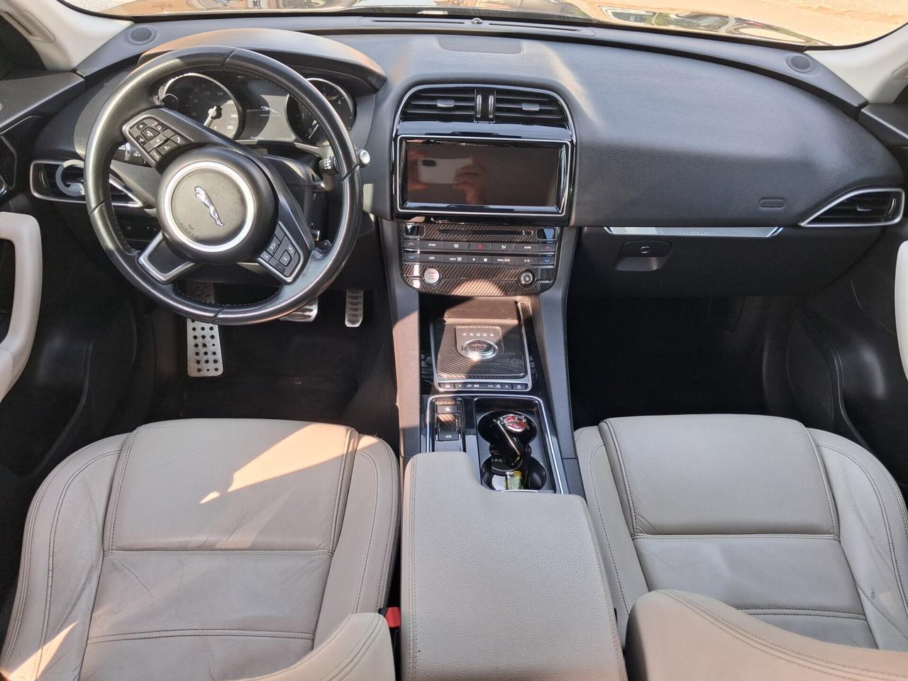 Jaguar F-Pace 2.0 D 180 CV R-Sport catena fatta tu