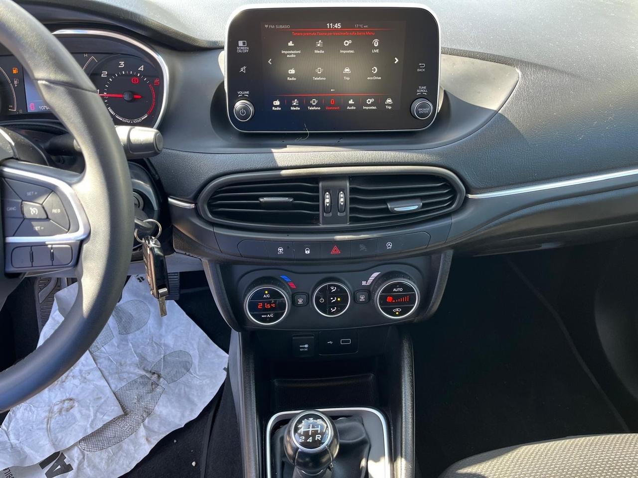 Fiat tipo 5P-lounge-1.3 mjt-95 cv -2019