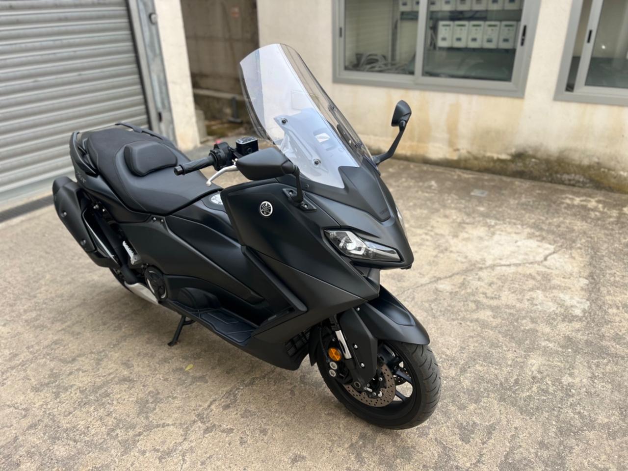 YAMAHA T-MAX 560