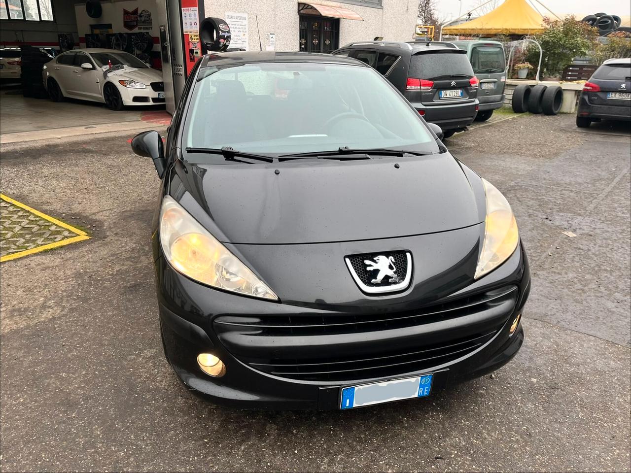 Peugeot 207 1.4 8V 75CV 5p. ONE Line