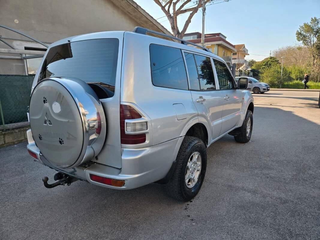 Mitsubishi Pajero Pajero 3.2 tdi 16v di-d GLS-2 wagon auto