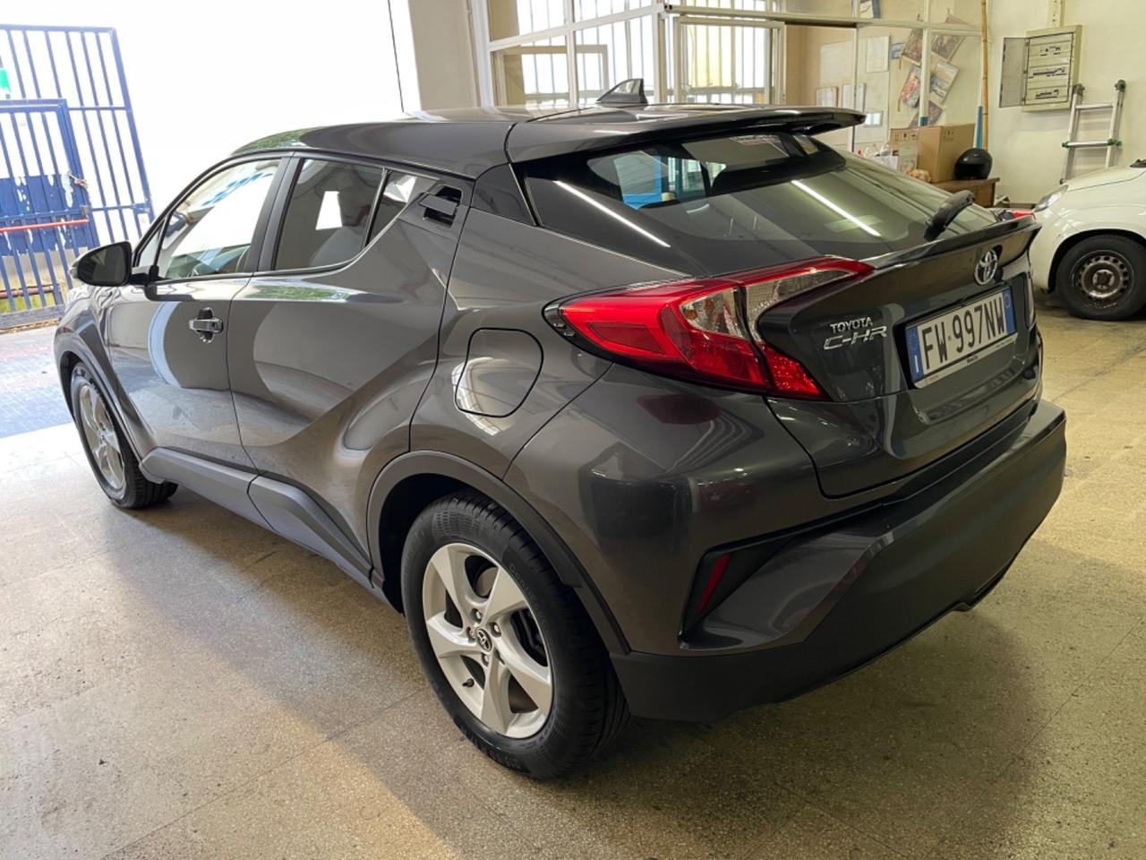 Toyota C-HR 1.8 Hybrid E-CVT Active