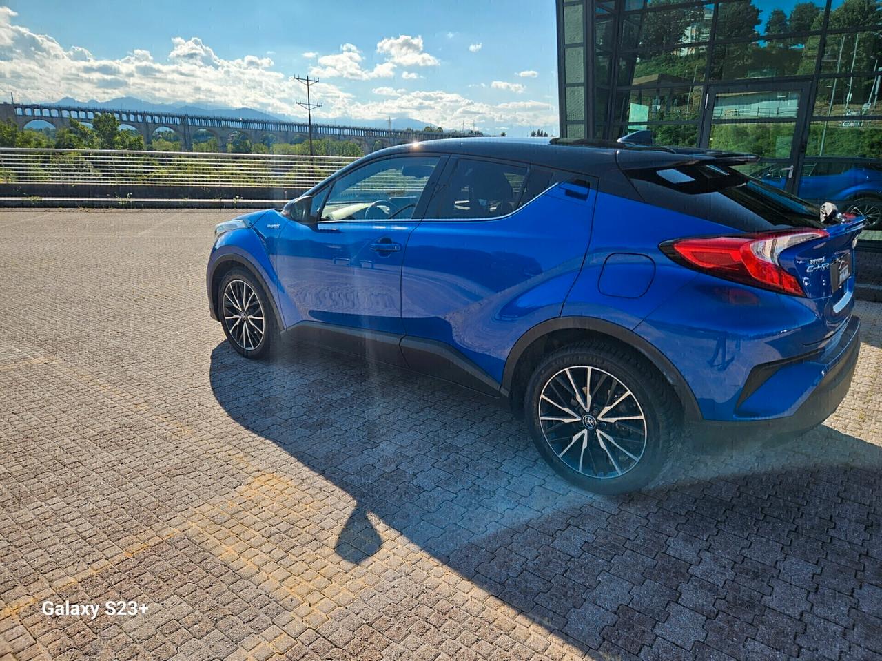 Toyota C-HR 1.8 Hybrid valutiamo usato /scambio