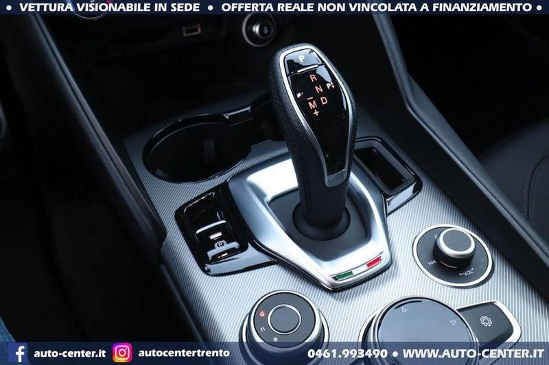 Alfa Romeo Giulia 2.0 Turbo 280CV AT8 AWD Q4 Veloce