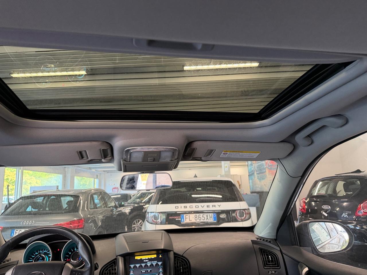 Mahindra XUV500 2.2 16V FWD W10