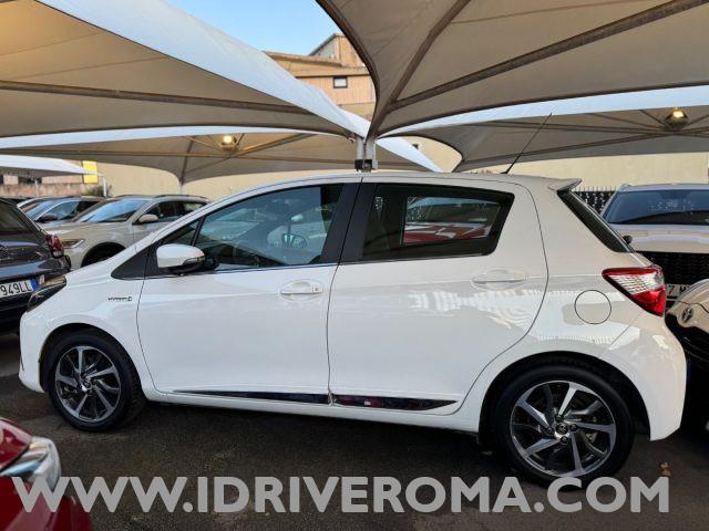 TOYOTA Yaris 1.5 Hybrid 'White Edition' TETTO PANORAMICO