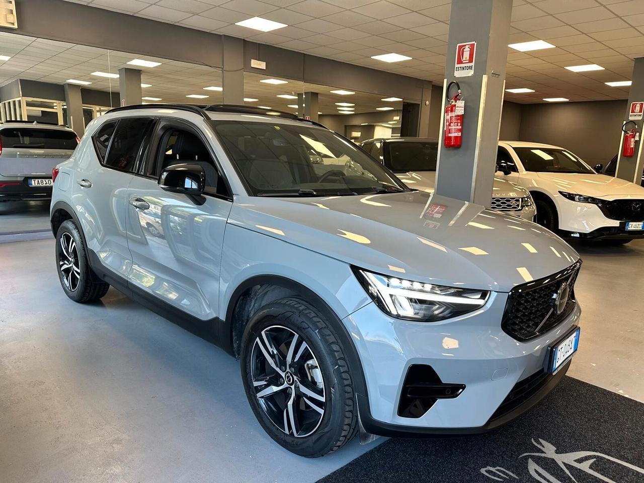 Volvo XC40 B3 automatico Plus Dark