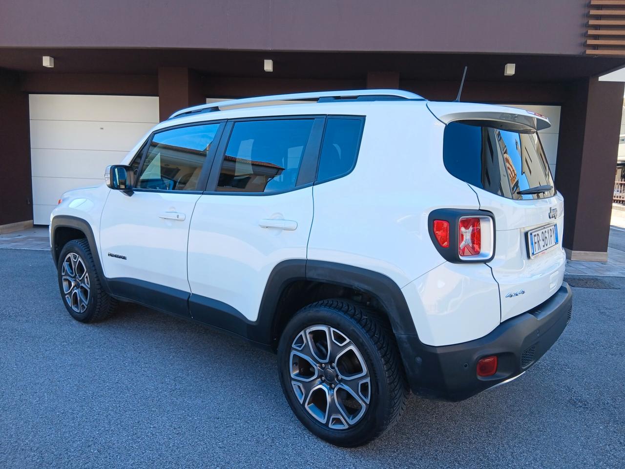 Jeep Renegade 2.0 Mjt 140CV 4WD Active Drive Low Limited tua a € 199 mese