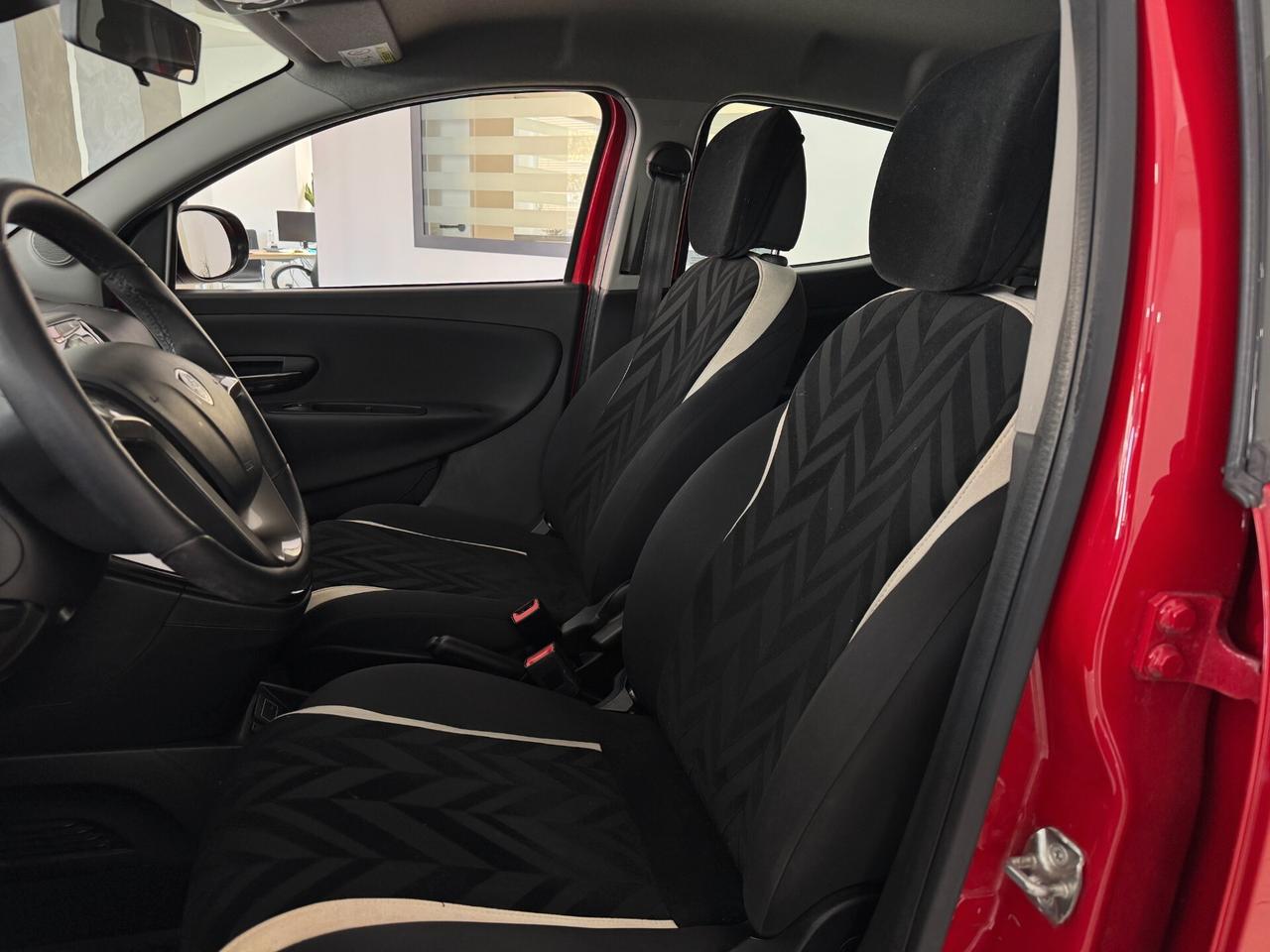Lancia Ypsilon 1.2 69 CV 5 porte Gold