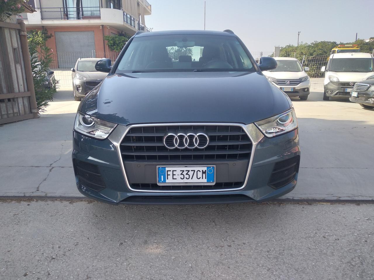 Audi Q3 2.0 TDI 120 CV Business