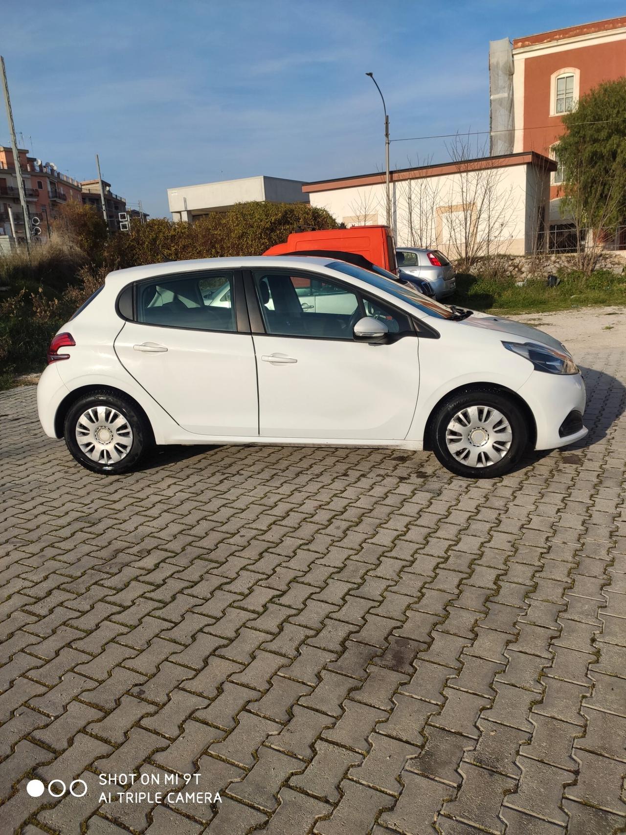 Peugeot 208 PureTech 82 5p. GPL Active