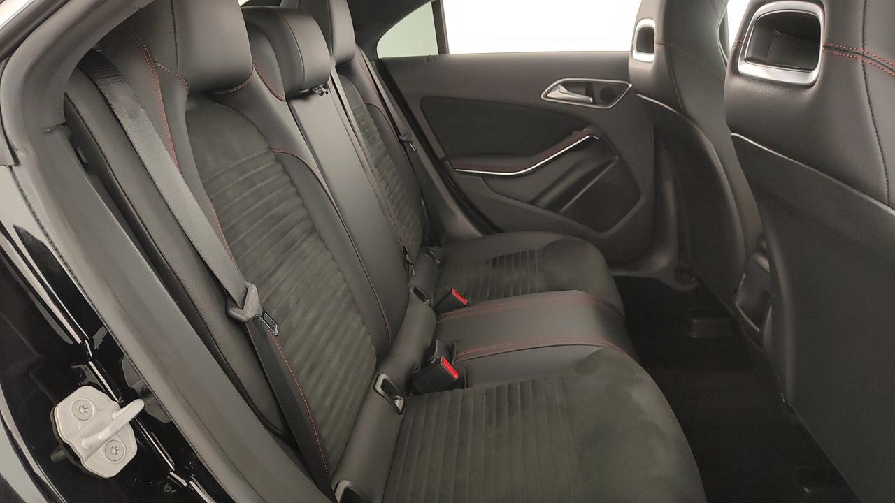 Mercedes-Benz CLA 200 d (cdi) Premium auto