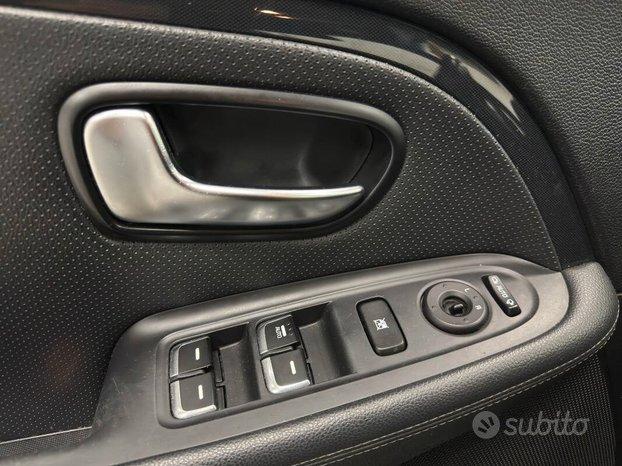 Kia Carens 1.7 crdi Class 115cv 5p.ti