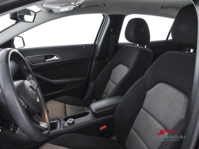 MERCEDES-BENZ GLA 180 180 d Sport