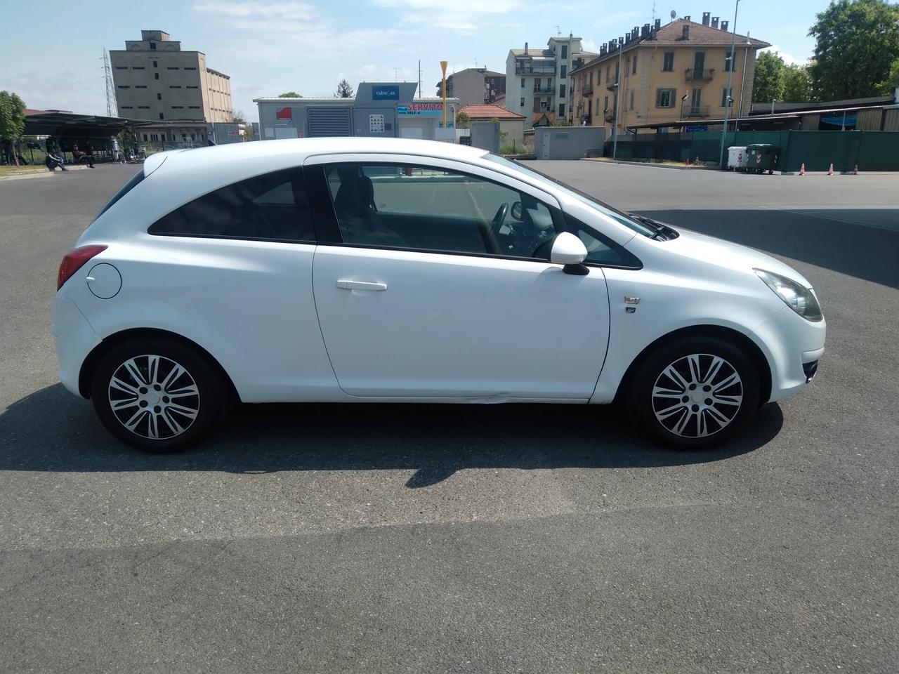 Opel Corsa 1.2 80CV 3 porte GPL-TECH Club x neopatentati