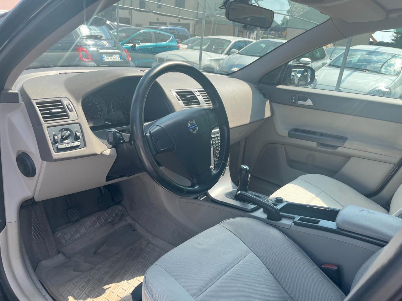 Volvo S40 1.6 16V cat Momentum