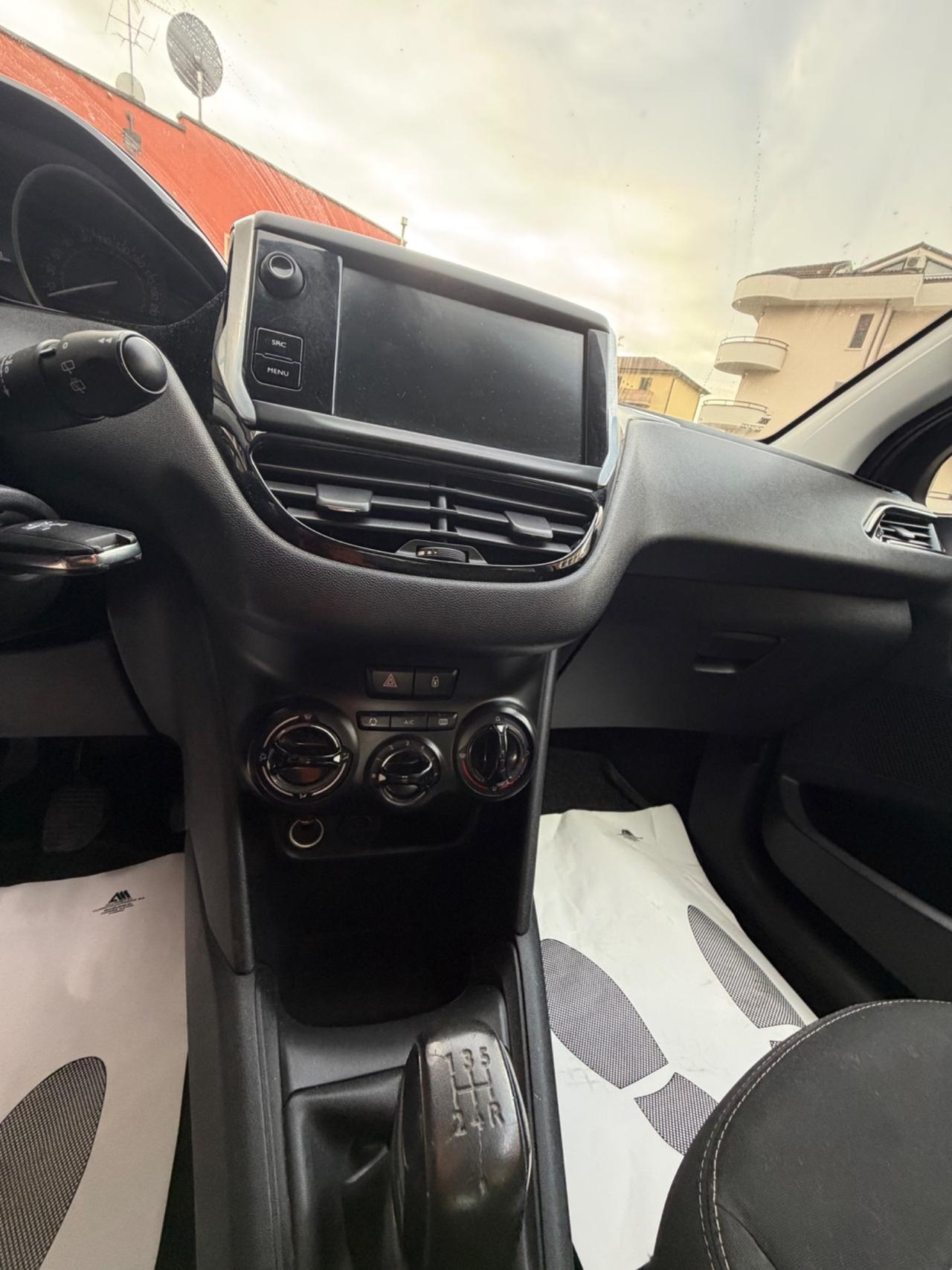 Peugeot 208 PureTech 82 5p. GPL Access