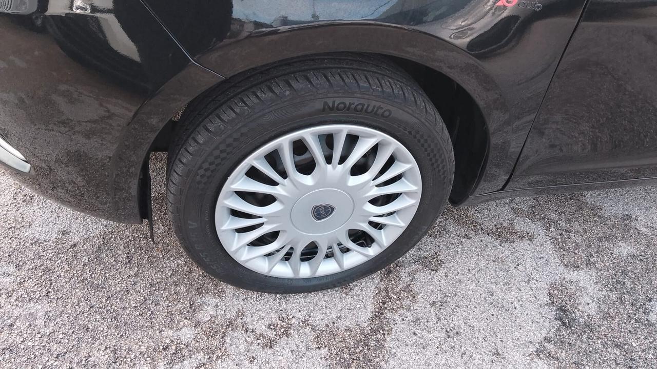 Lancia Ypsilon 1.2 BENZINA