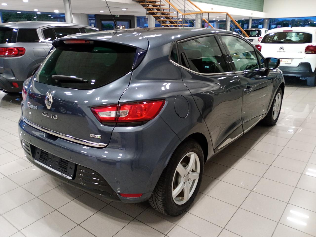 Renault Clio TCe 12V 90CV Start&Stop 5 porte LIMITED - NEOPATENTATI -