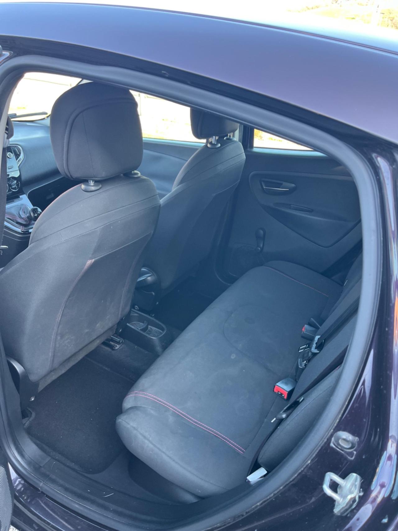 Lancia Ypsilon 1.3 MJT 16V 95 CV 5 porte S&S S Momodesign