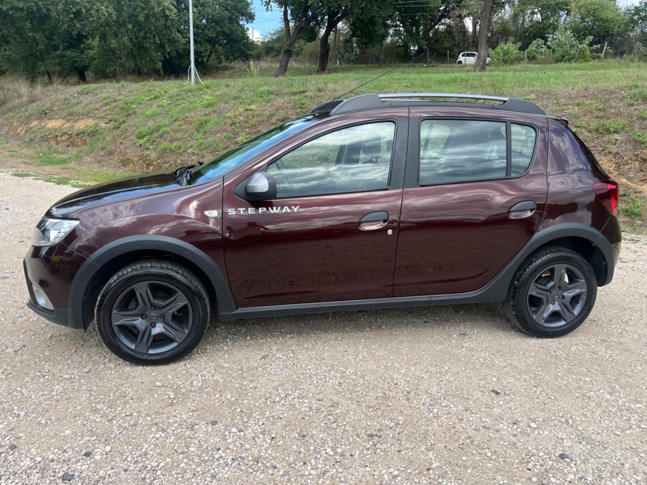 Dacia Sandero 0.9 GPL 90CV KARL BRAVE PERMUTE RATE GARANZIA