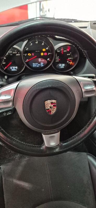 Porsche Cayman 2.7