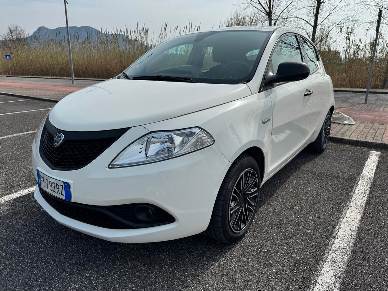 Lancia Ypsilon 1.2 5 porte GPL Platinum ok neopatentati