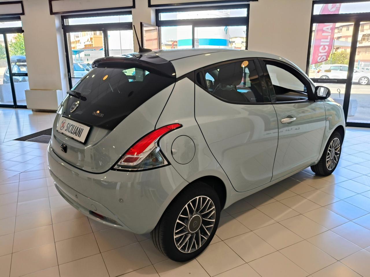 Lancia Ypsilon 1.0 70CV 5 porte Hybrid Gold Plus