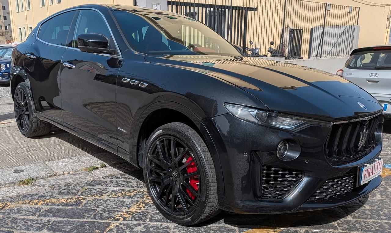 Maserati Levante V6 250cv Diesel AWD Gransport