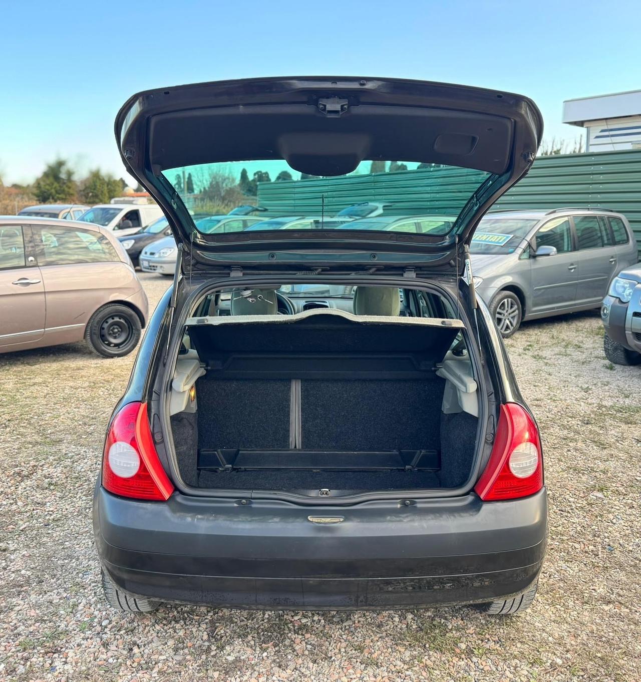 Renault Clio 1.2 16V cat 5 porte Privilège